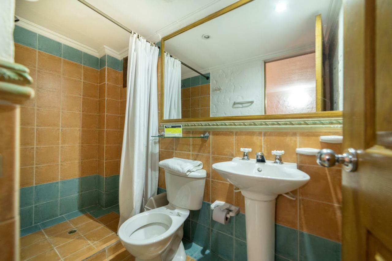 Ayenda 1223 Porton De La 10 Hotell Medellín Exteriör bild
